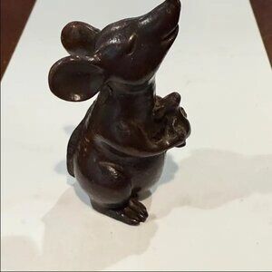 Classic style brass mouse-shaped ornament